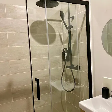 Maison*8 Pers*proche Centre-ville*parking Дом отдыха Амьен